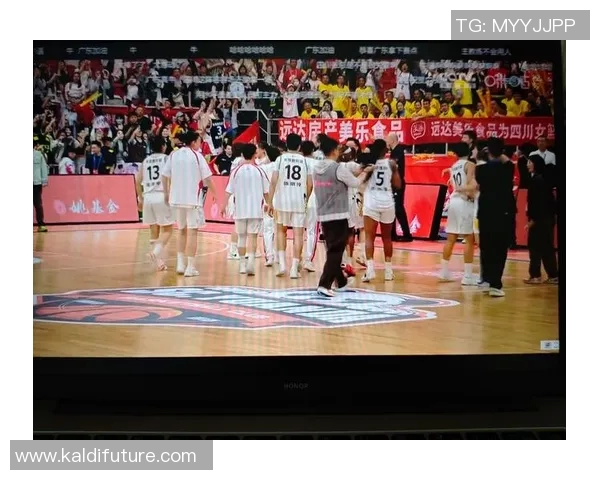 刘晓宇的篮球之路从青涩少年到职业球员的成长历程与奋斗故事